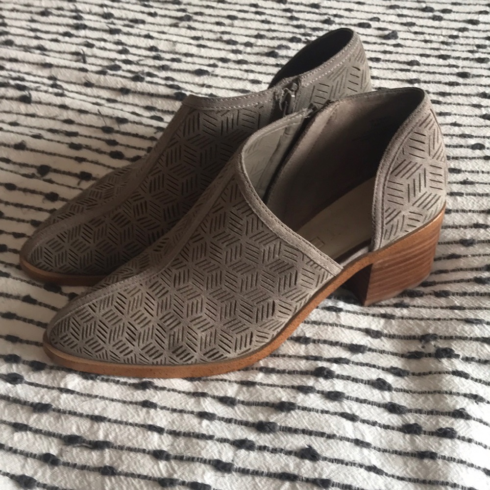 1 state taupe cutout booties